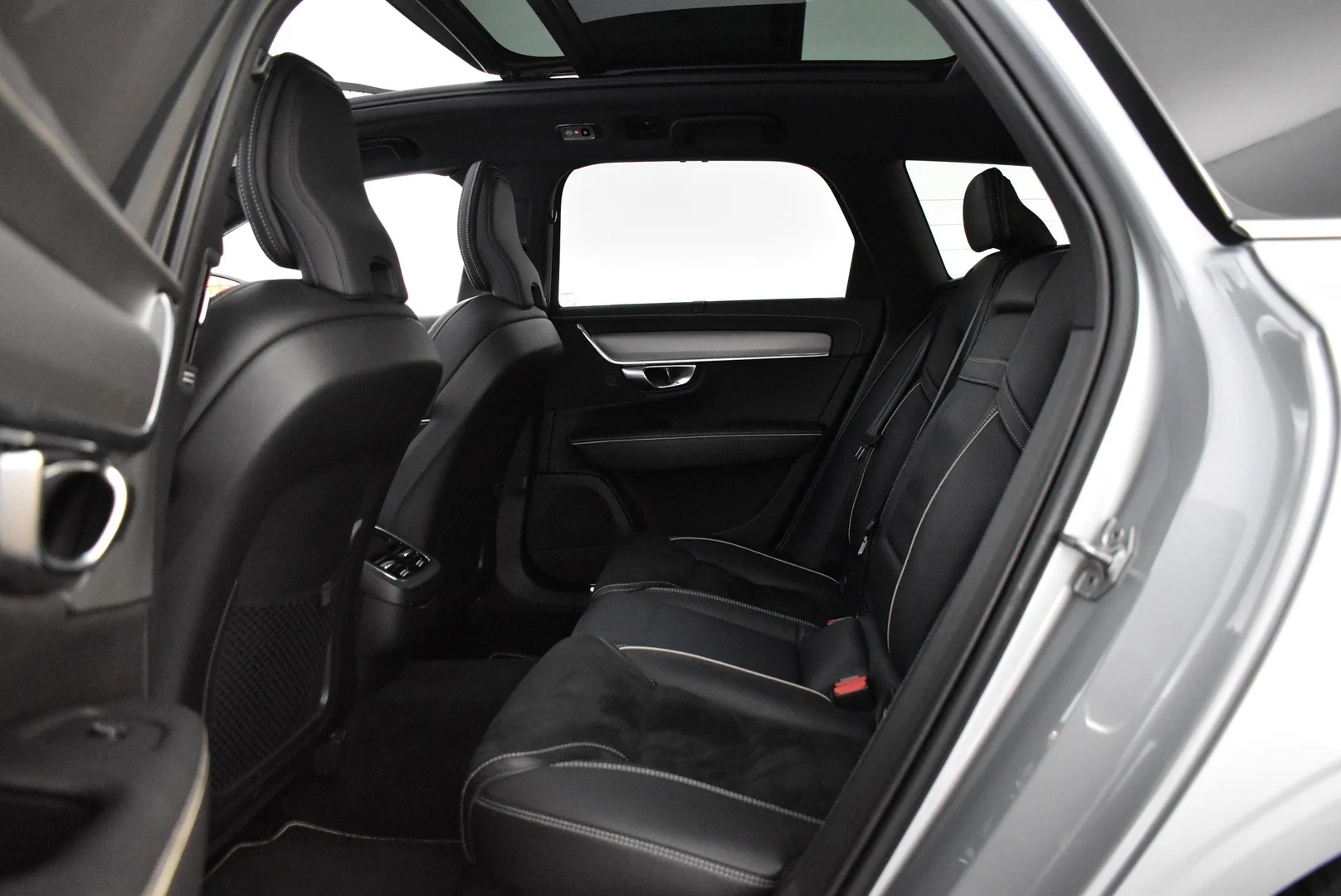Car Image - 5pbksEAtCyykcRglaLF0bL
