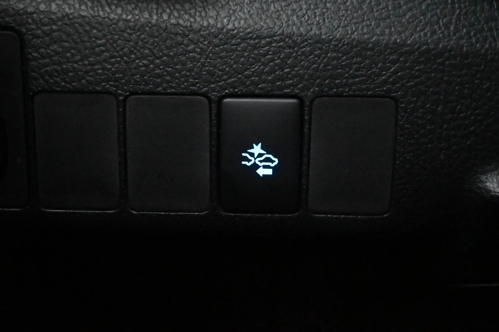 Car Image - 6FnLBNR6XSgfMiHBO61Cuh