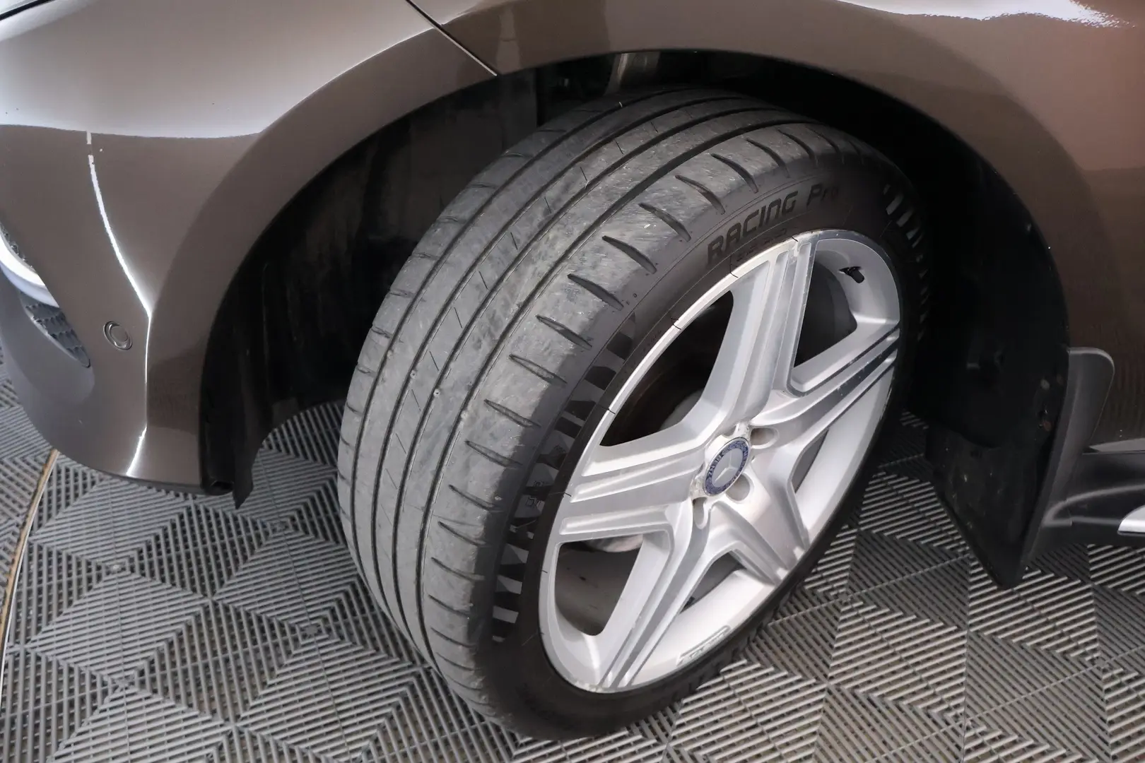 Car Image - 720qEPsioSXL3mrOdFWps9