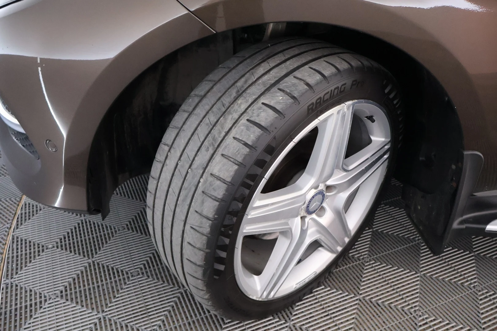 Car Image - 720qEPsioSXL3mrOdFWps9