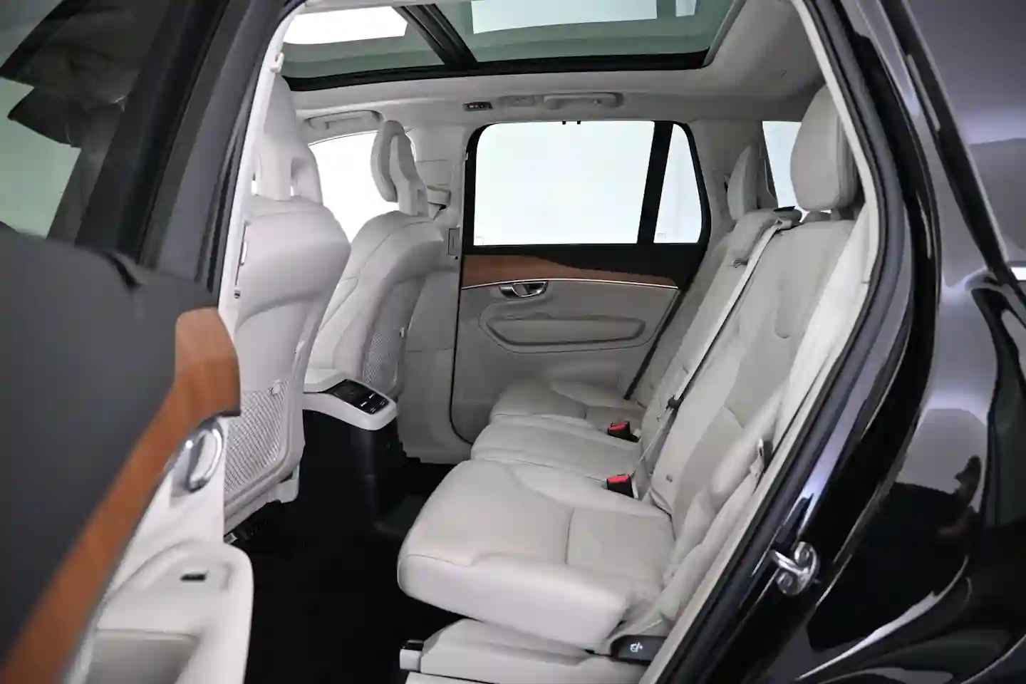 Car Image - 5JlvR56cpBzM5cDSRKoZrt