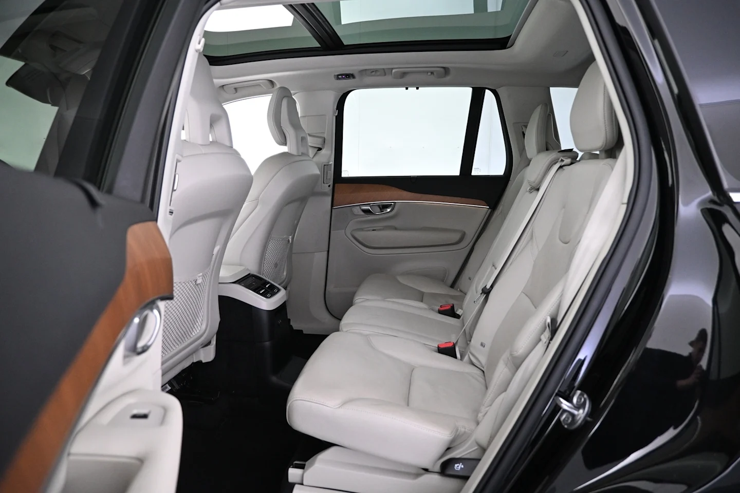 Car Image - 5JlvR56cpBzM5cDSRKoZrt