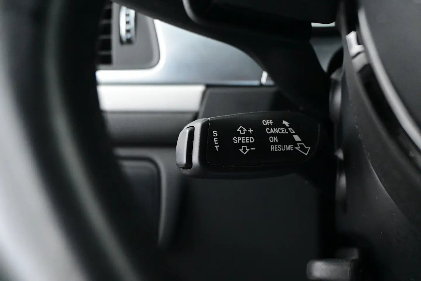 Car Image - 4nS0EK81SJbjOQrxFx4vrH