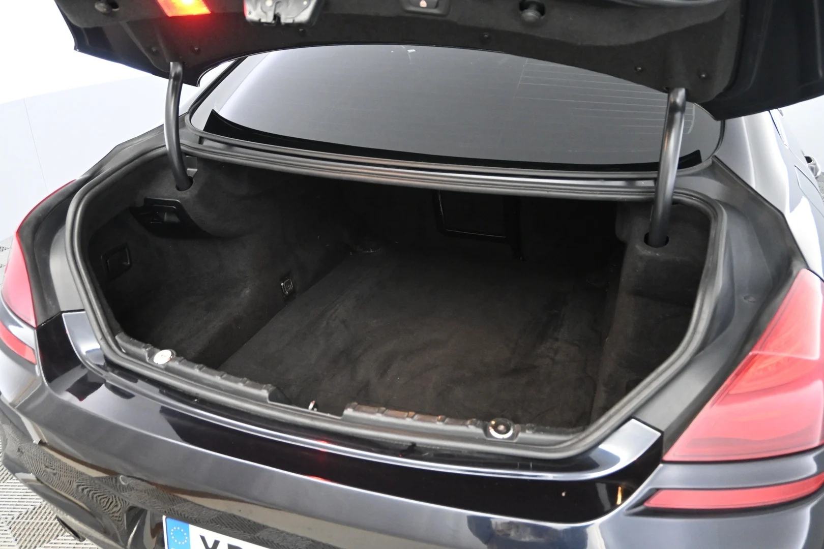 Car Image - 6Y67vXxR64rk8cxZKFQjFe