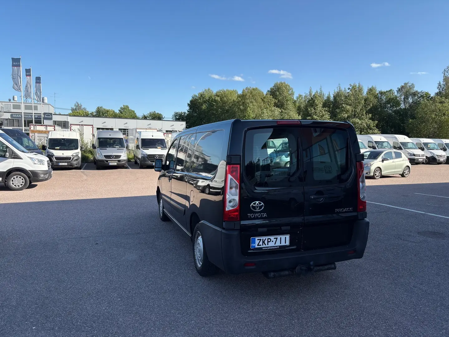 Car Image - 3CROB3YXE9yfsMGtL1UvRp