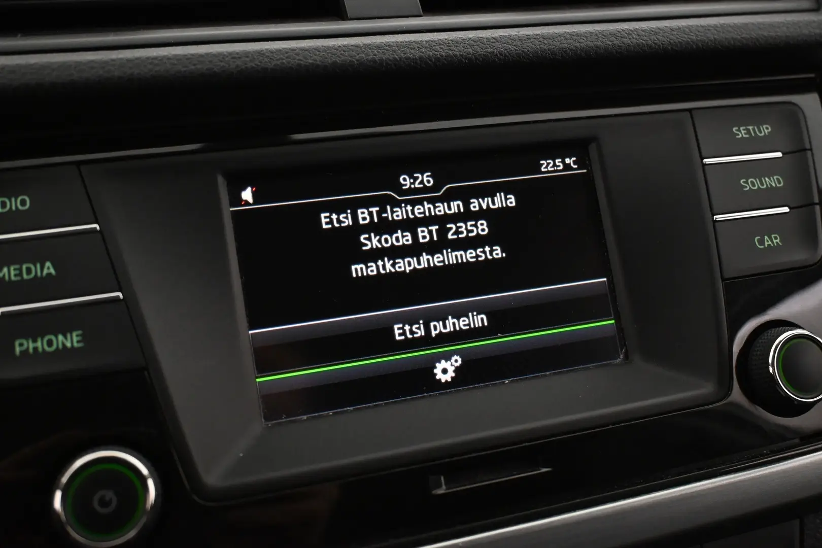 Car Image - 4uIGPJ7GUXjQOdWlKesXcy