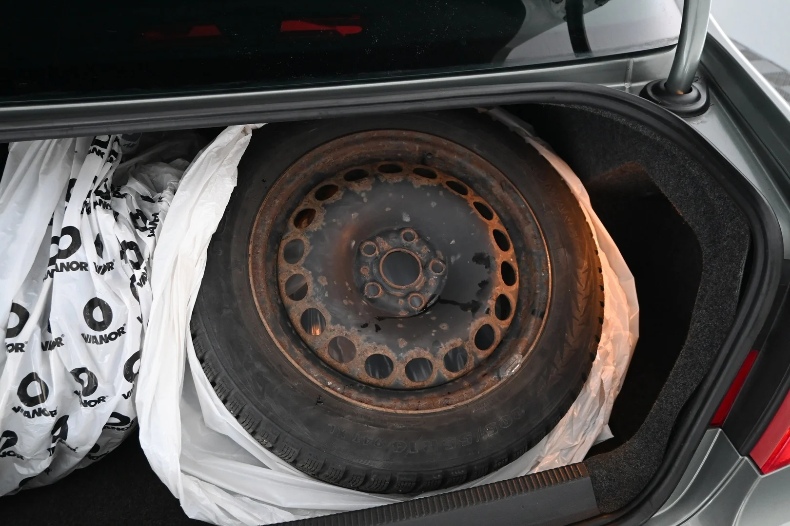 Car Image - 31mICo9XjHM5BUxG49eWpY