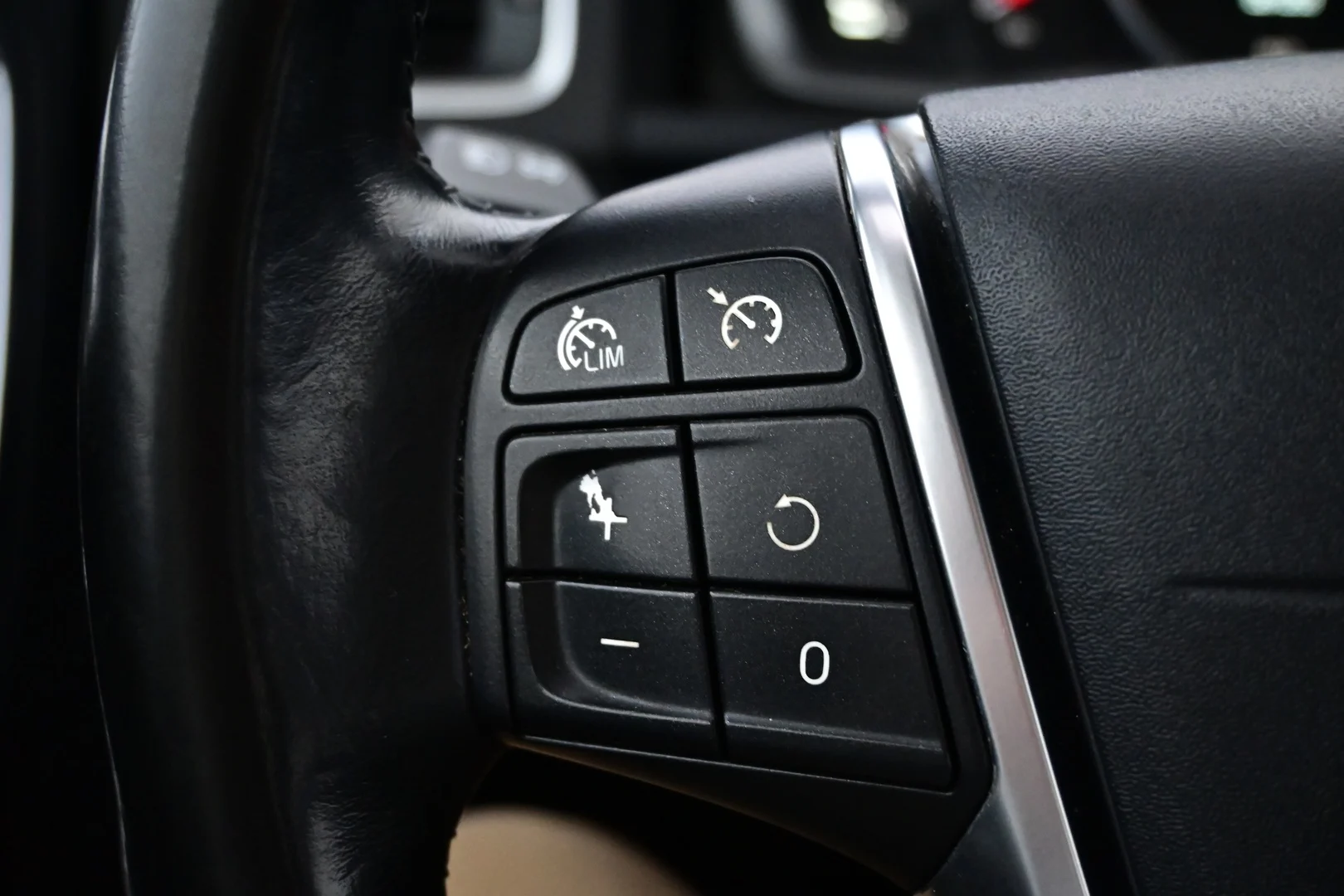 Car Image - 2Xp2MqxoS7O9AoOWjiyMbx