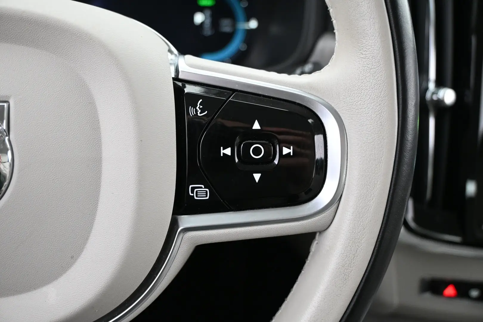 Car Image - 1poM6ld5W9qUoDDzLonBj6