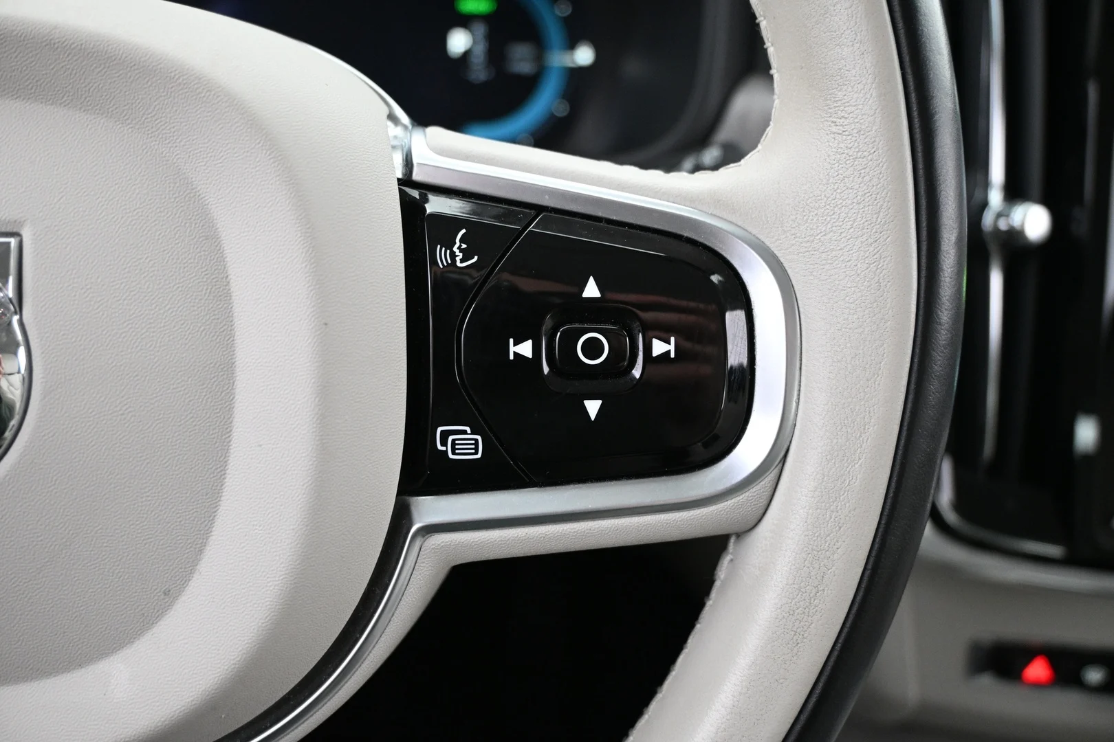 Car Image - 1poM6ld5W9qUoDDzLonBj6