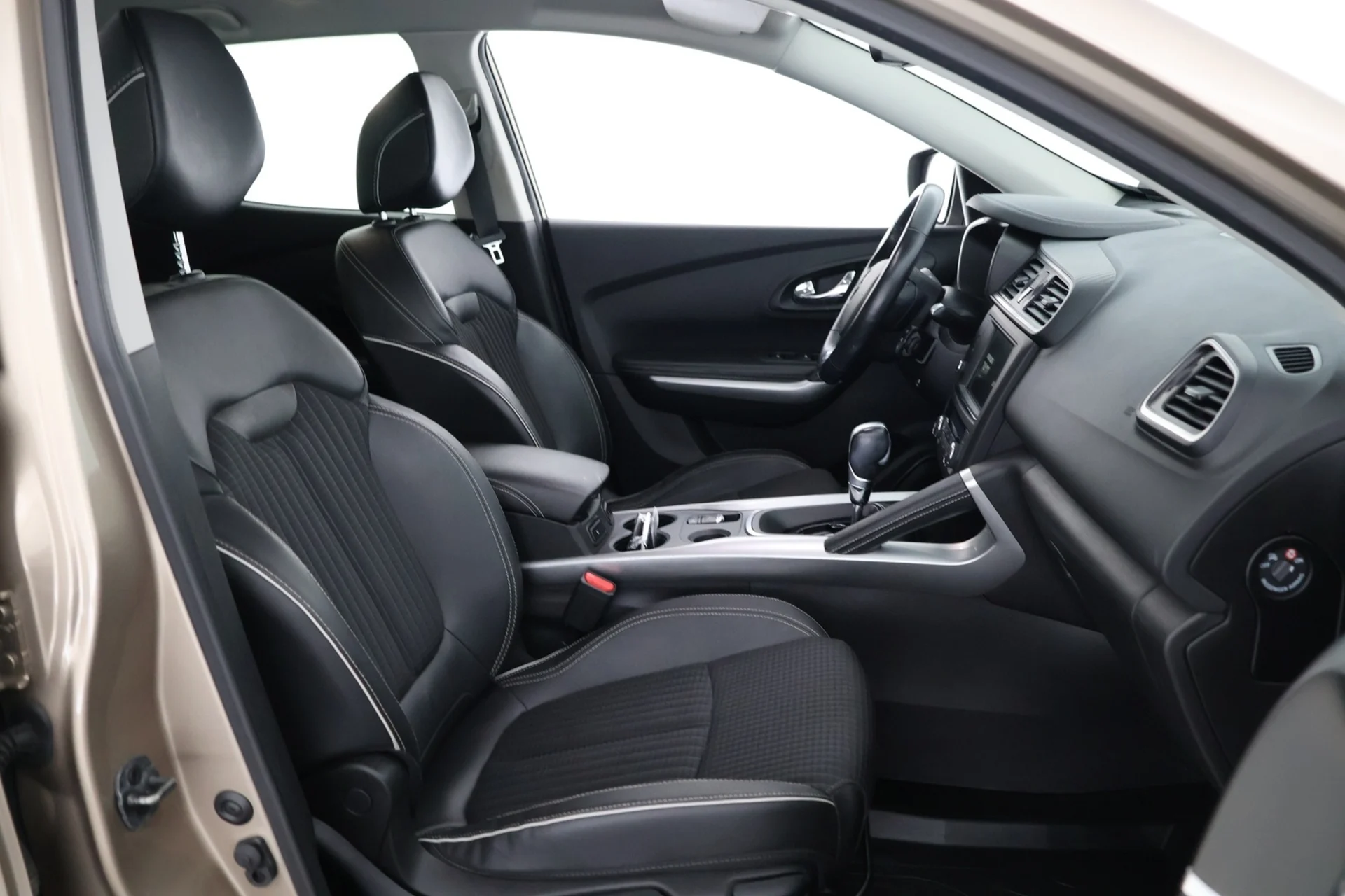 Car Image - 64a5Cgm1776RnAGv49gxWT