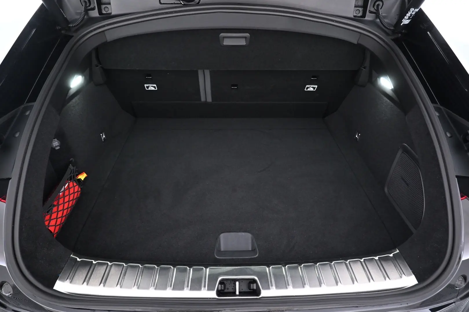 Car Image - Z4el73J9vVMLgCiWNs87r