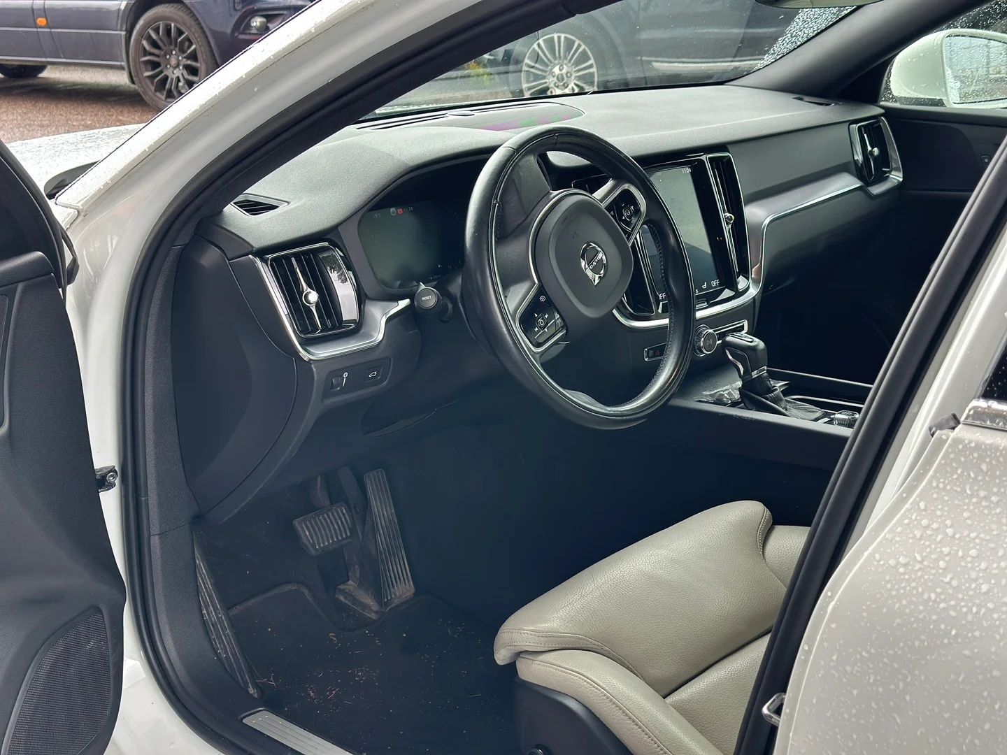Car Image - V7PkWnvIcc30MBd80afUO