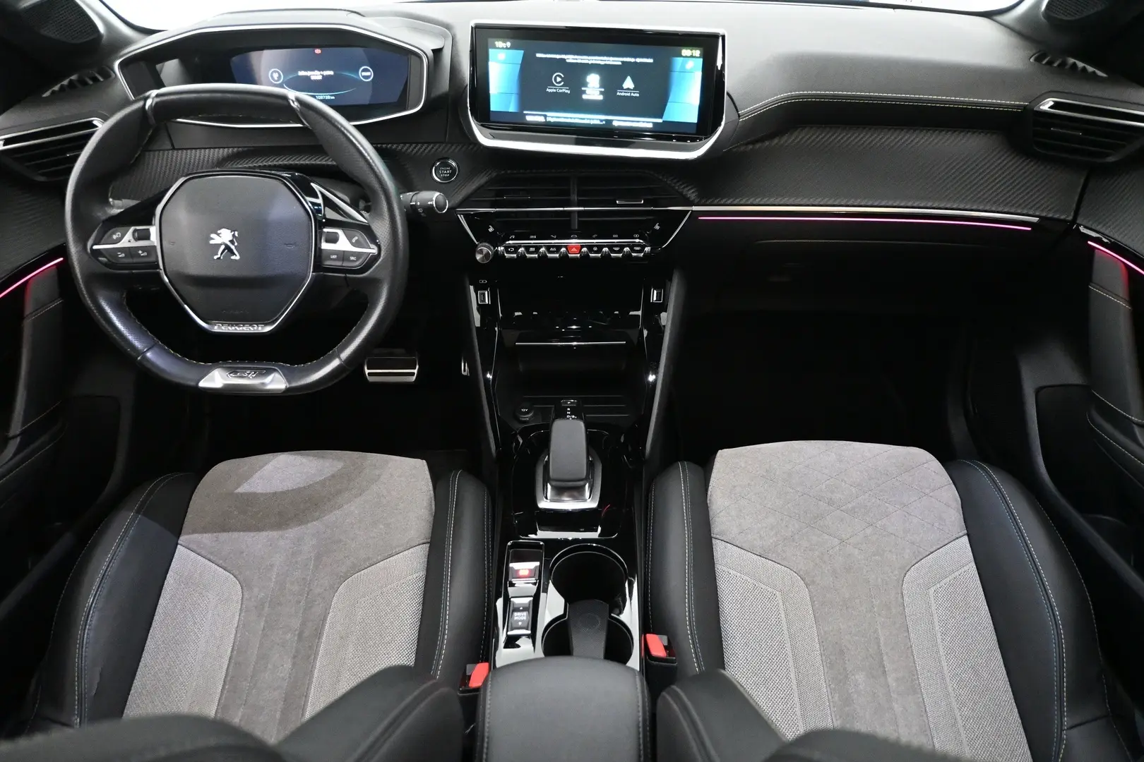 Car Image - Oyx9WXkBsVN8caE55q28K