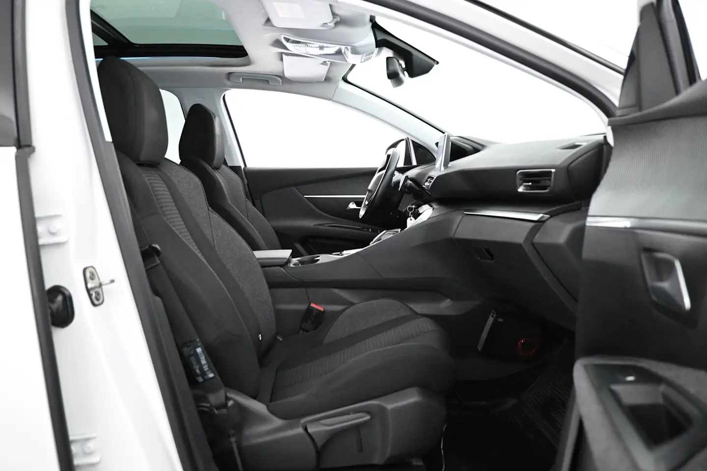 Car Image - kynrHpBG1aD5eKdHkorxg