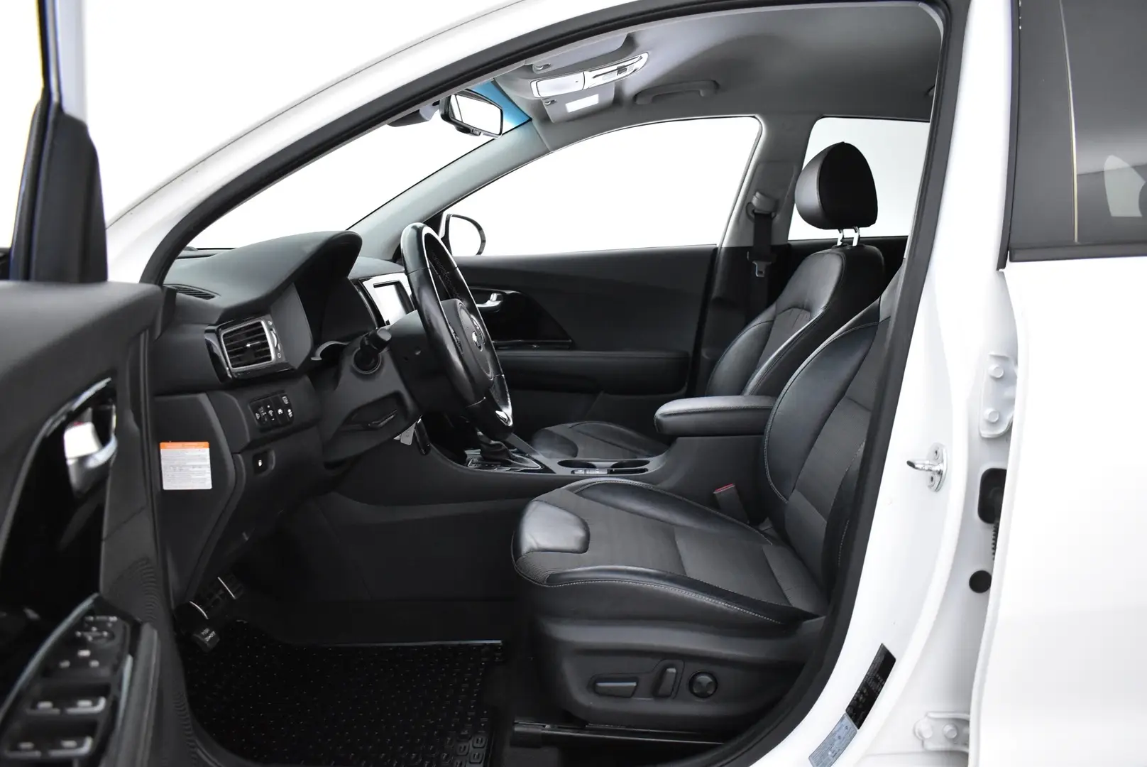 Car Image - 1Eif5s4d5EluTQso3DYCQH