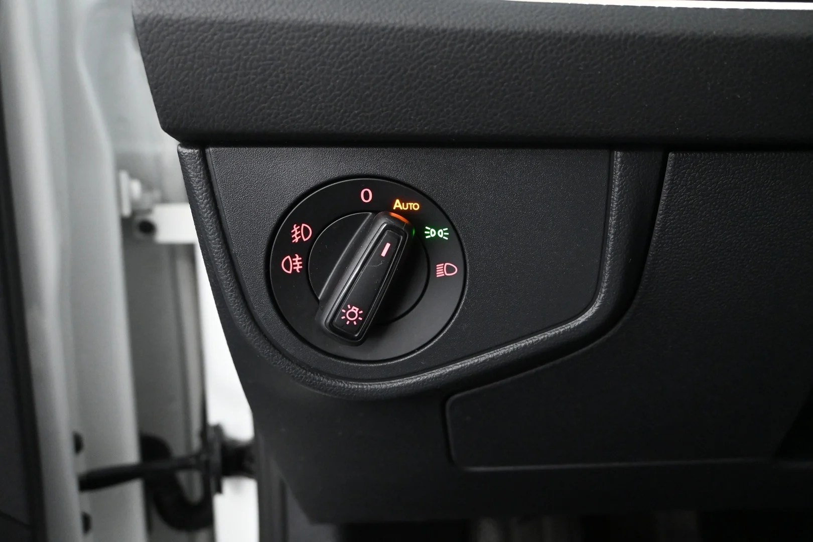 Car Image - 5pBjVYLV2tlfzctIghfuFT