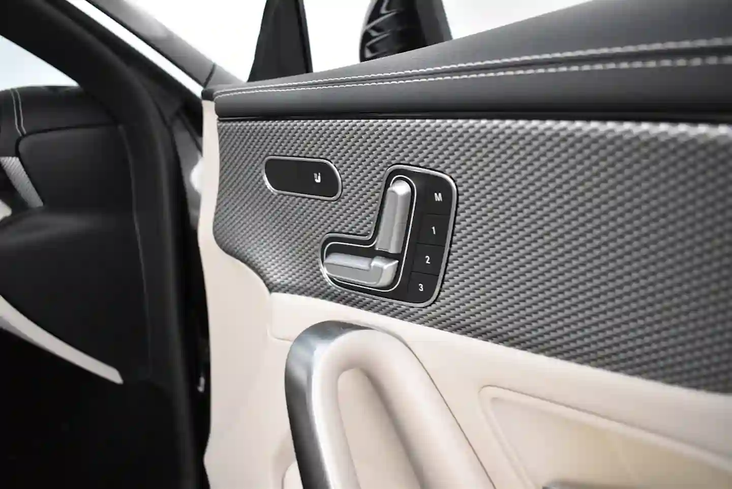 Car Image - KgfFSlIOkkcNvhXb7OA6c