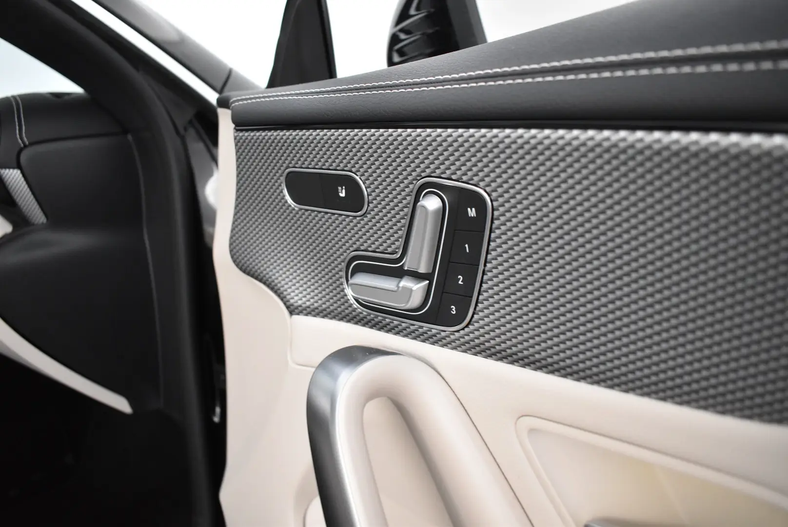 Car Image - KgfFSlIOkkcNvhXb7OA6c