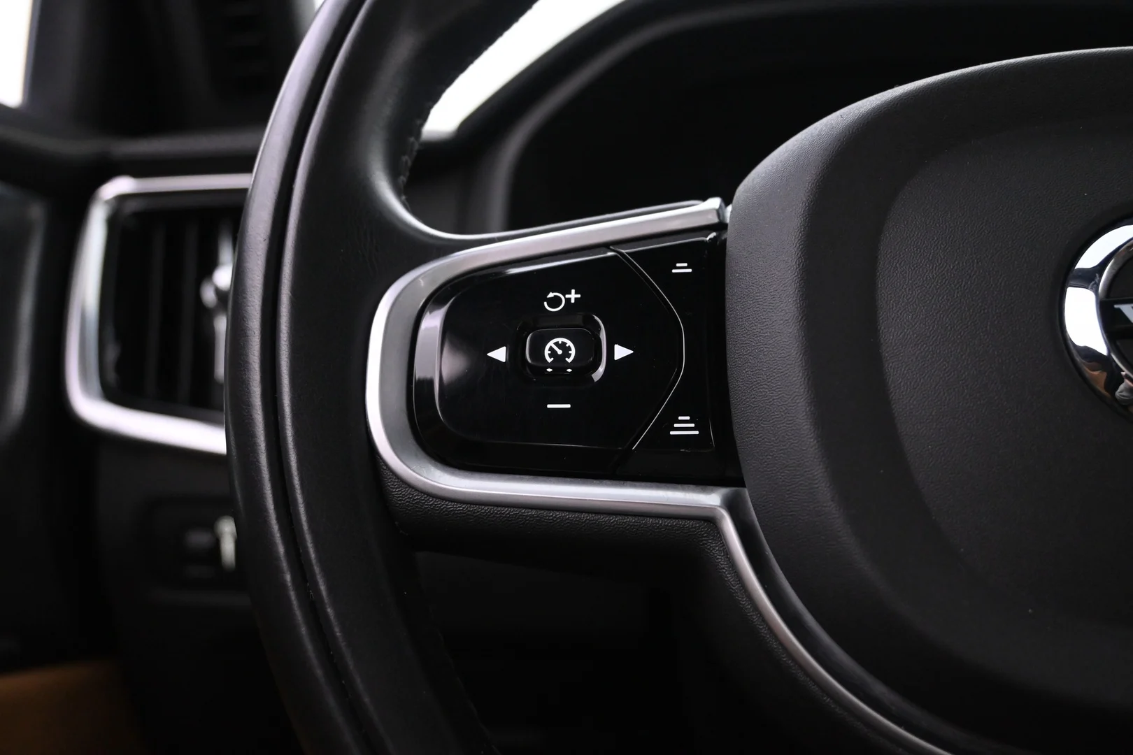 Car Image - 4vGFcujdTFeTG5EgxaAuDM