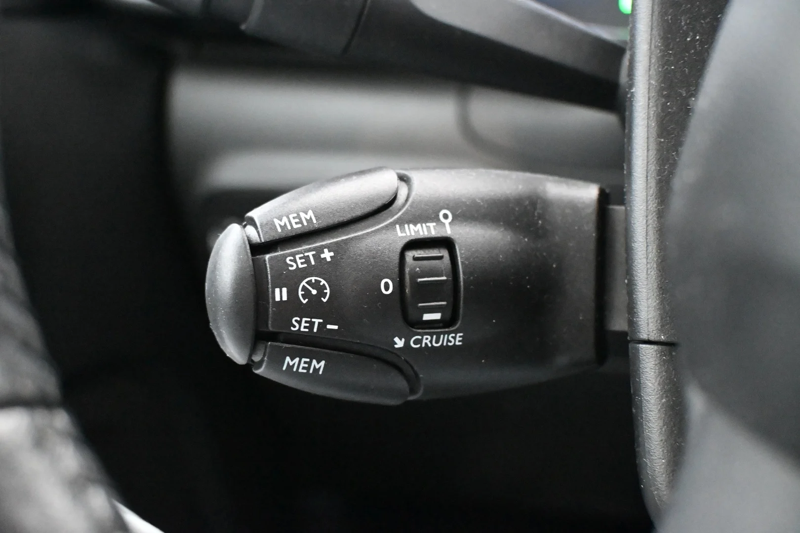 Car Image - 7Hcai6b9uJDjUB7kSF4R9h
