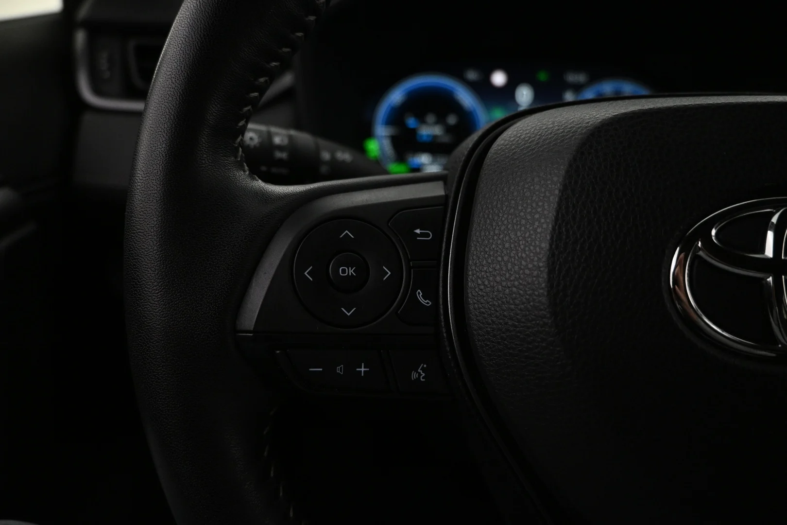 Car Image - 2Lc0yYjZmDSvaMKg2x1vTc