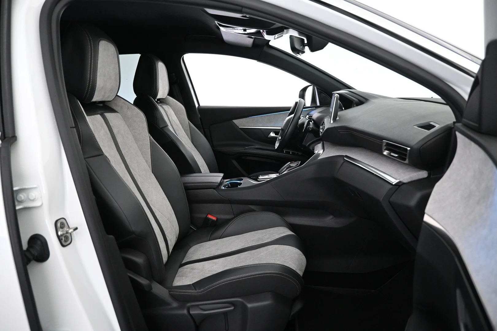 Car Image - dyssOblpRyUslOQV2n7rM