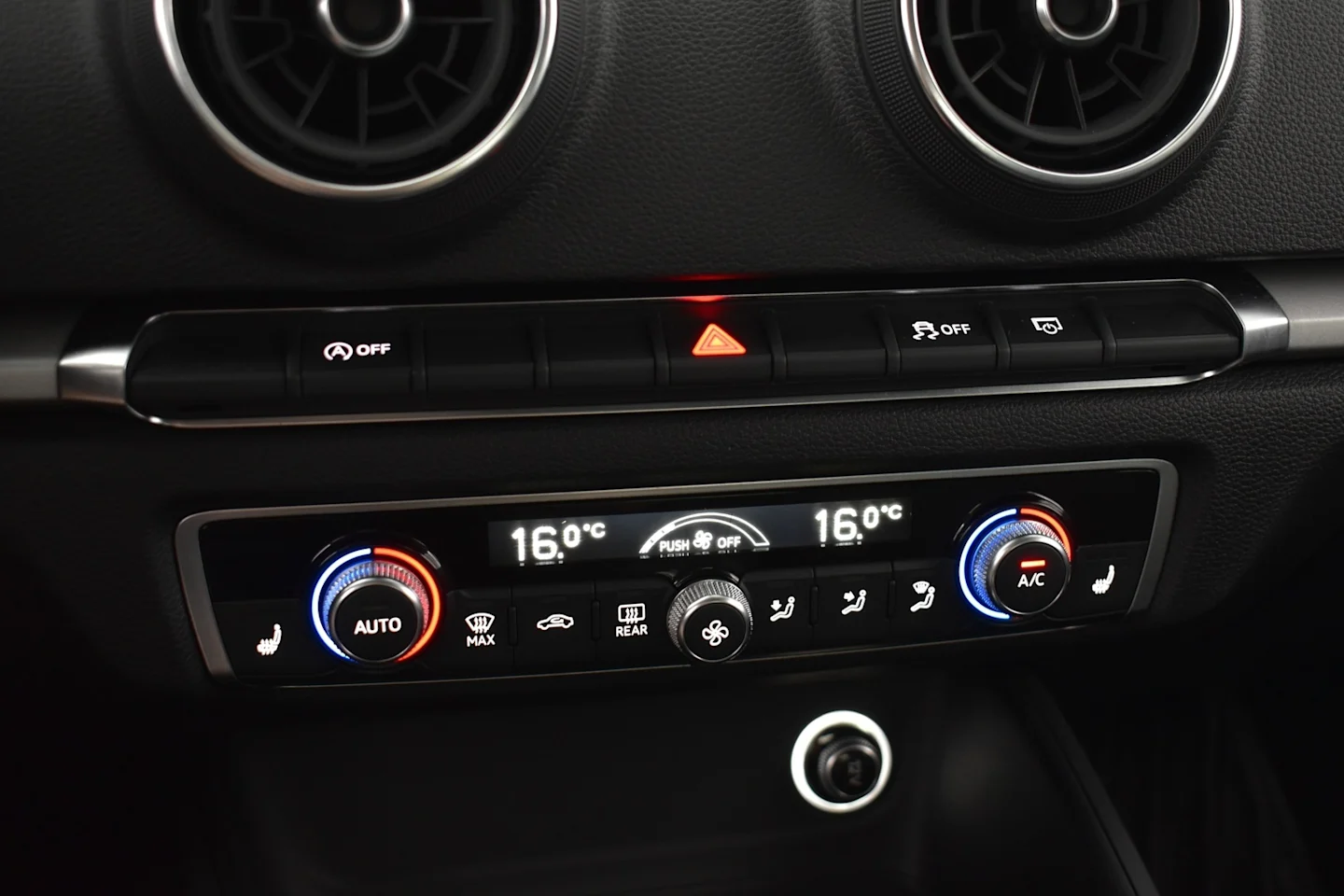 Car Image - 3UxOW2RicncyZbS9XYZtTL