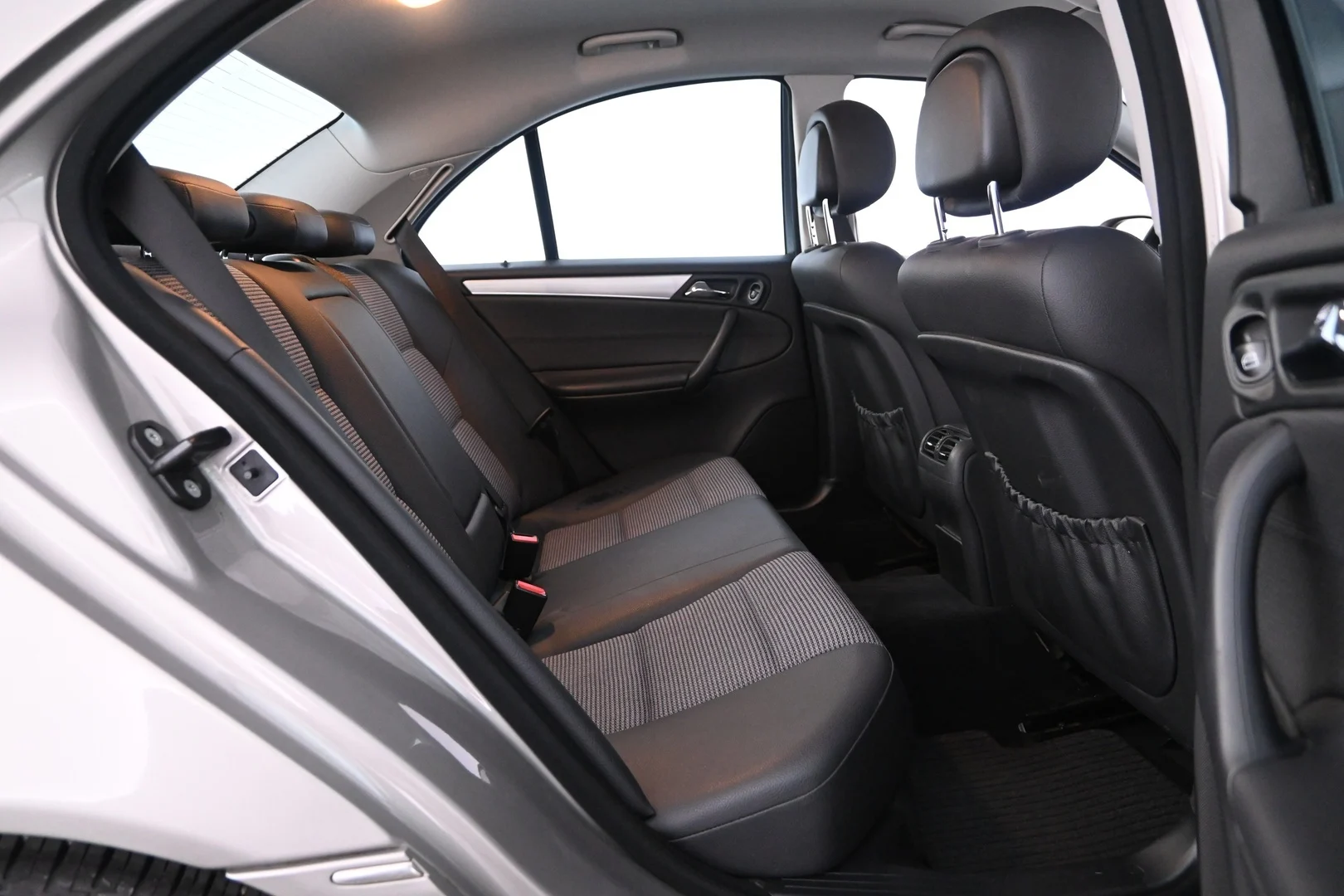 Car Image - 3dlqT7jko6rzZJnX8kjf4b