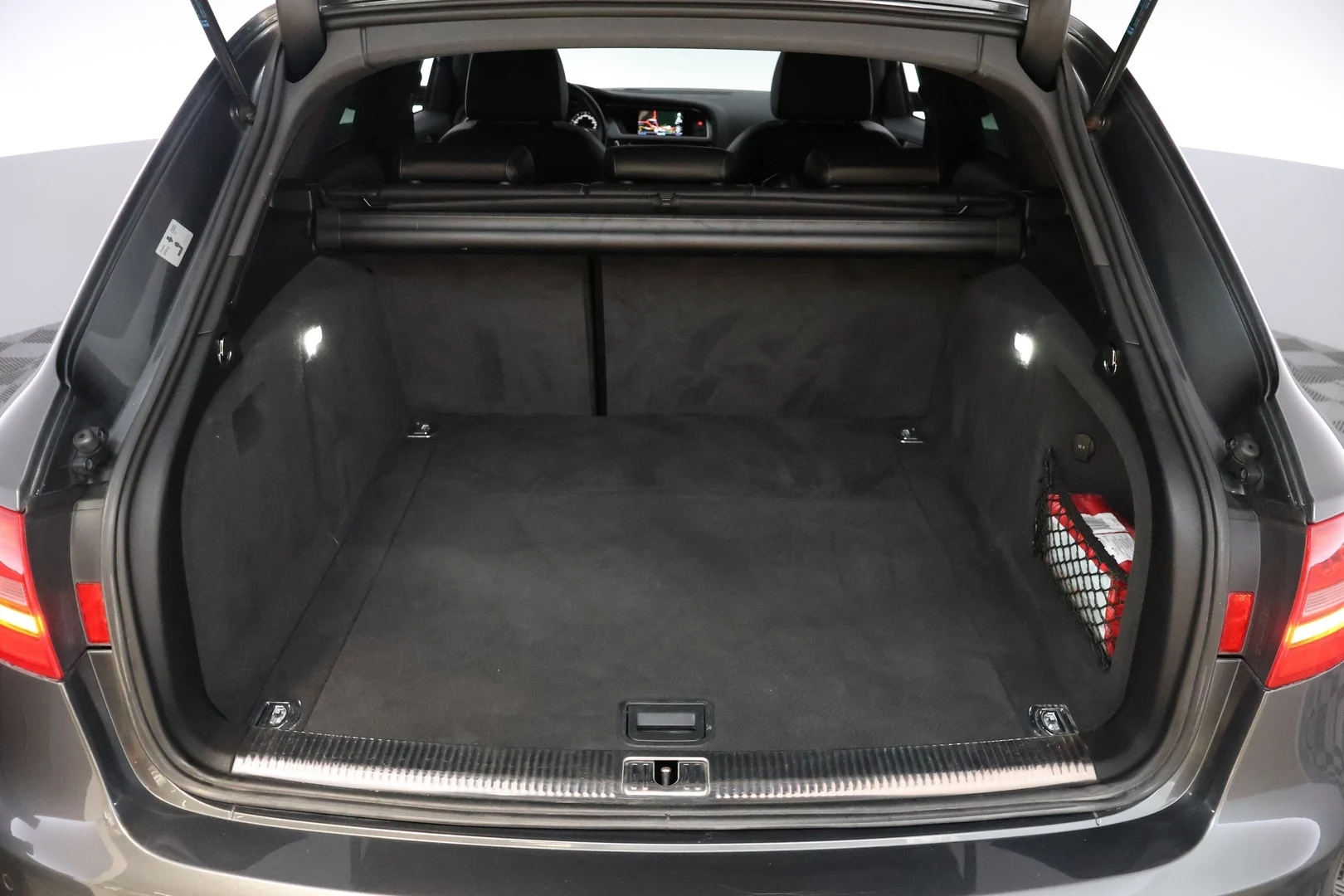 Car Image - 7EUXQVYBtBZIuWs8oD7FuW