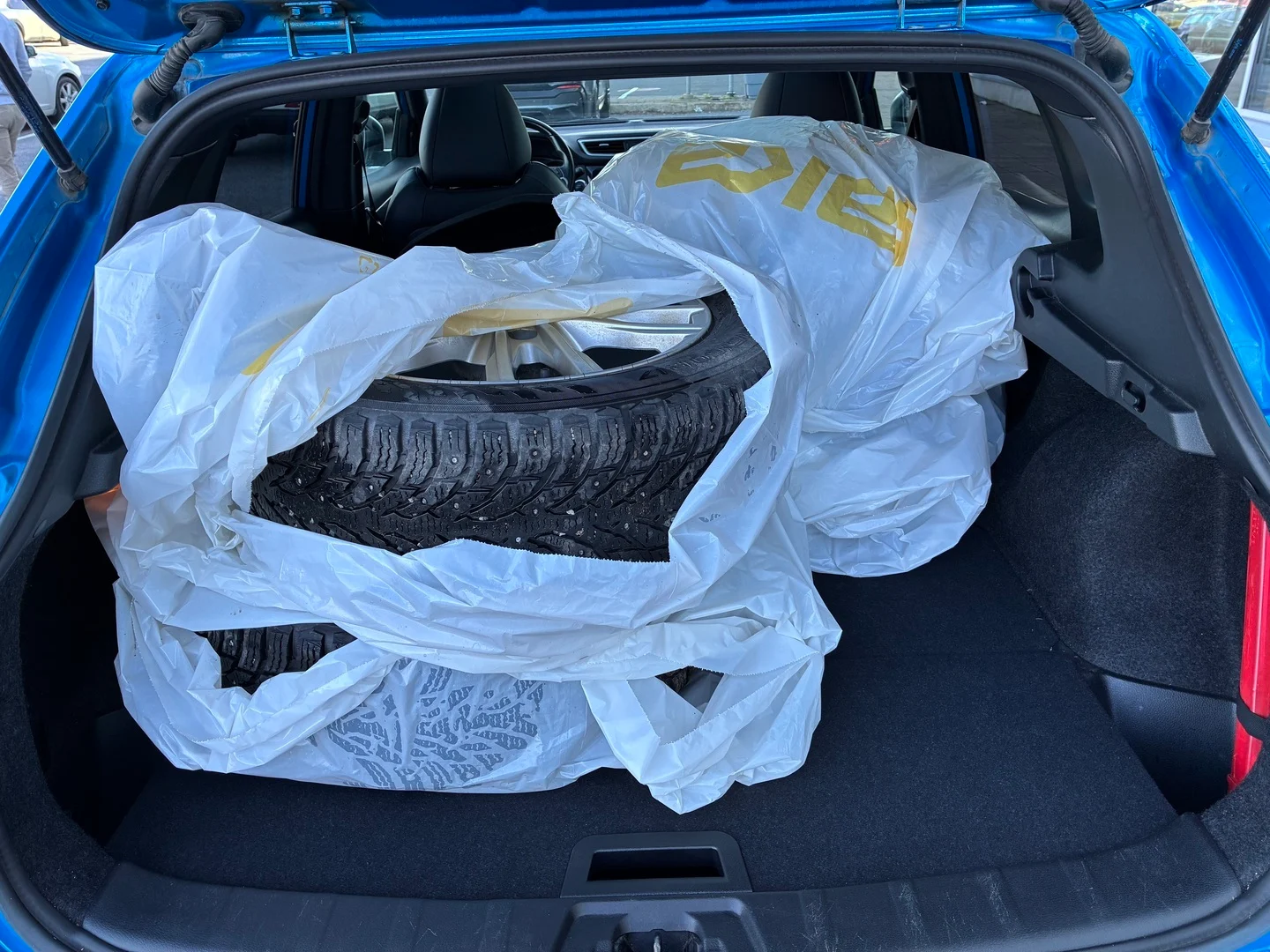 Car Image - 4EjpsNqQrxSKdffr32s3Bv
