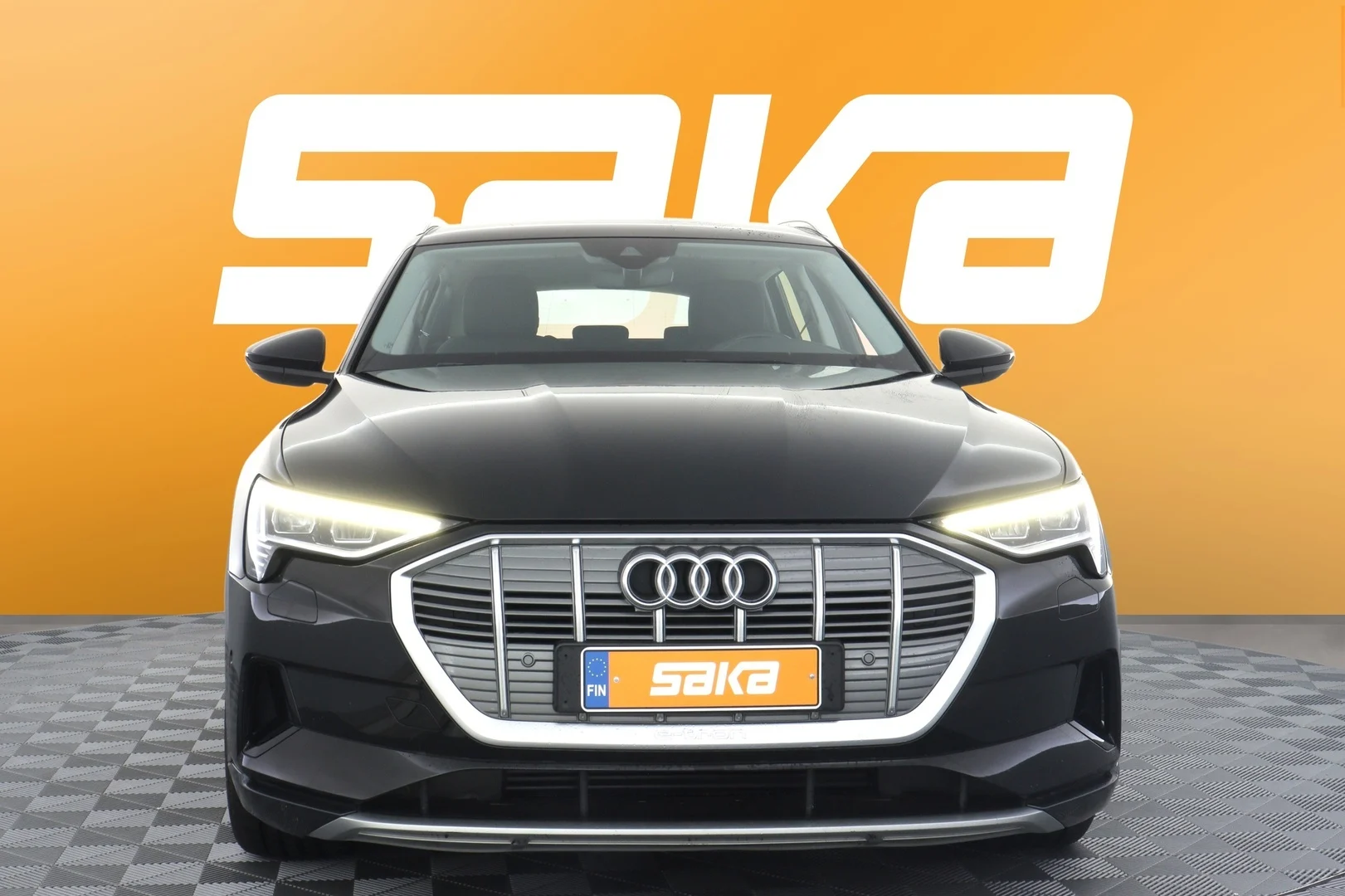Car Image - 6Y49SiNa64hyRxZlMJsM6W