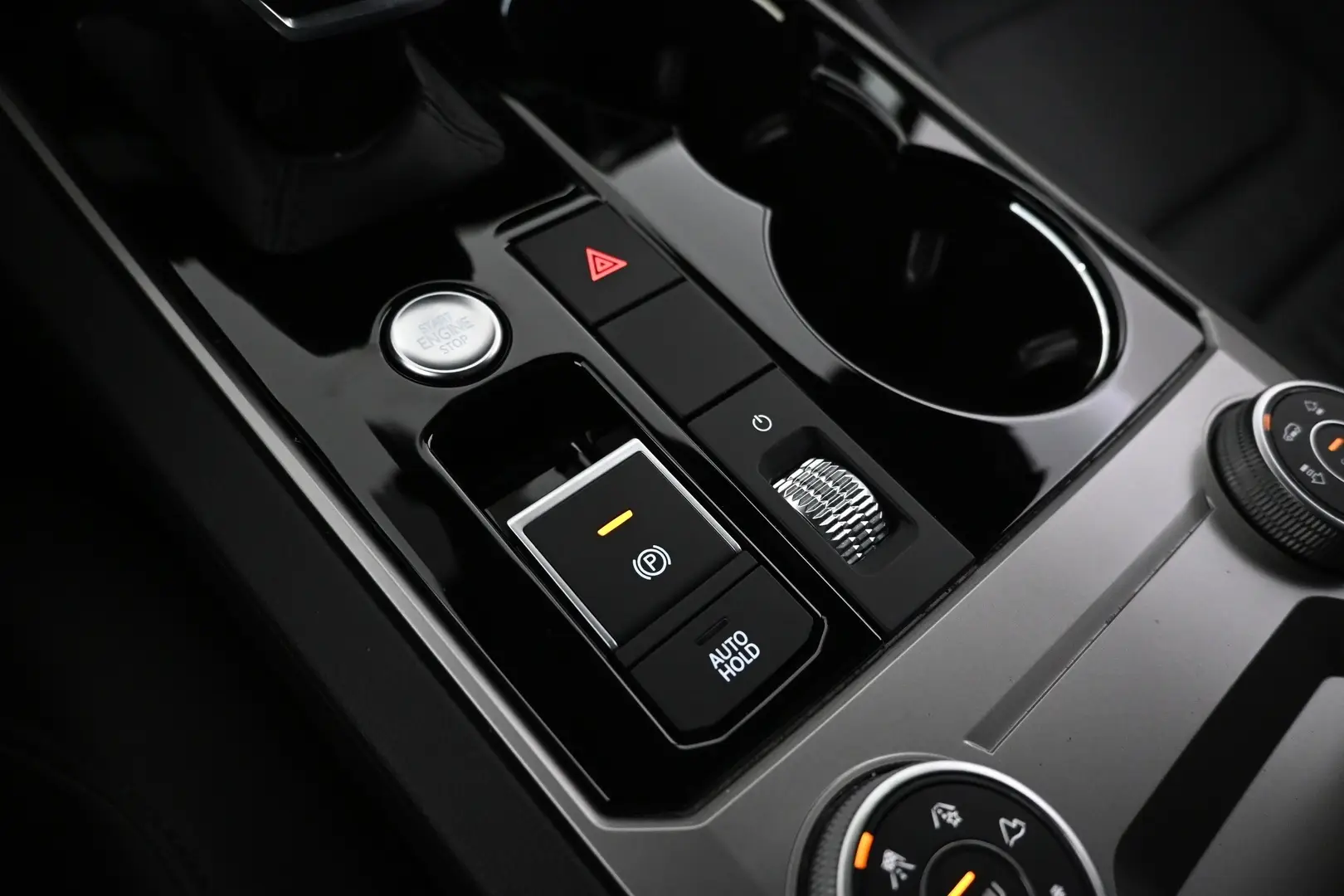 Car Image - xIbrs6Aqvi6sP9Q4q5UVr
