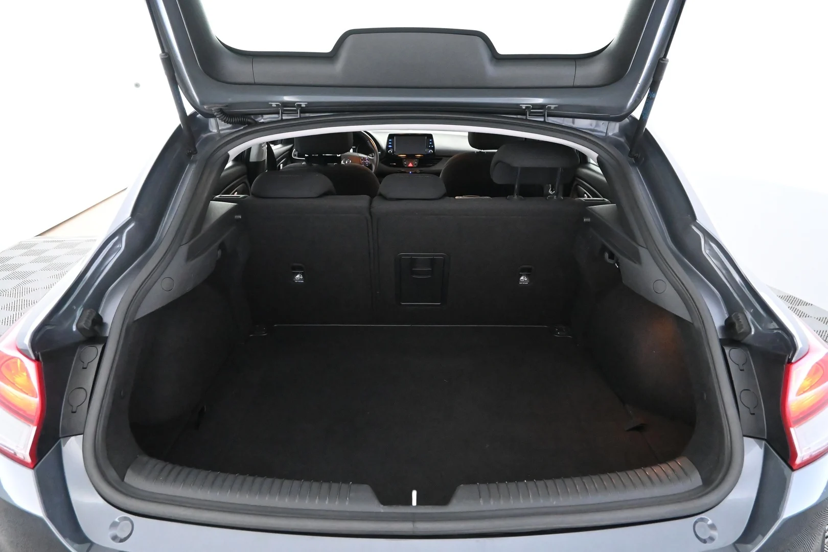 Car Image - 6jkMXlNImP2Coic3FLGiiu