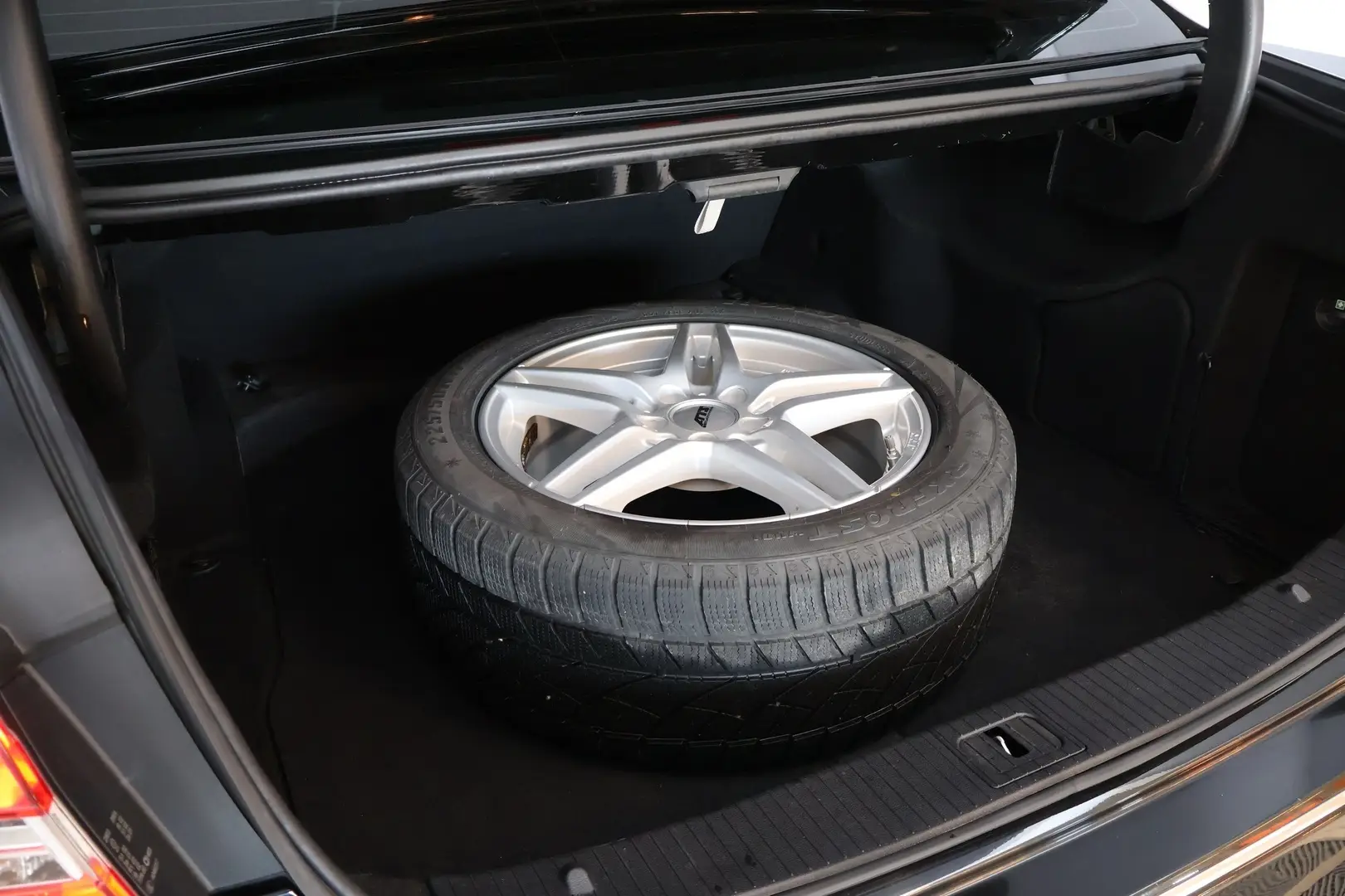 Car Image - 17skVpCT7MZ7DTuYORSpkM
