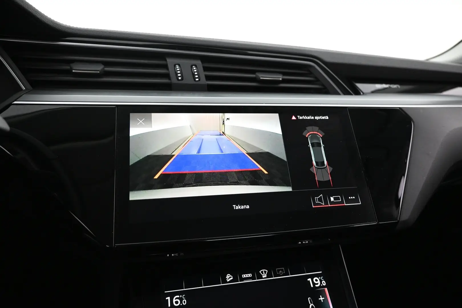 Car Image - 6llDr0O4cYsOYegXKb1o3O