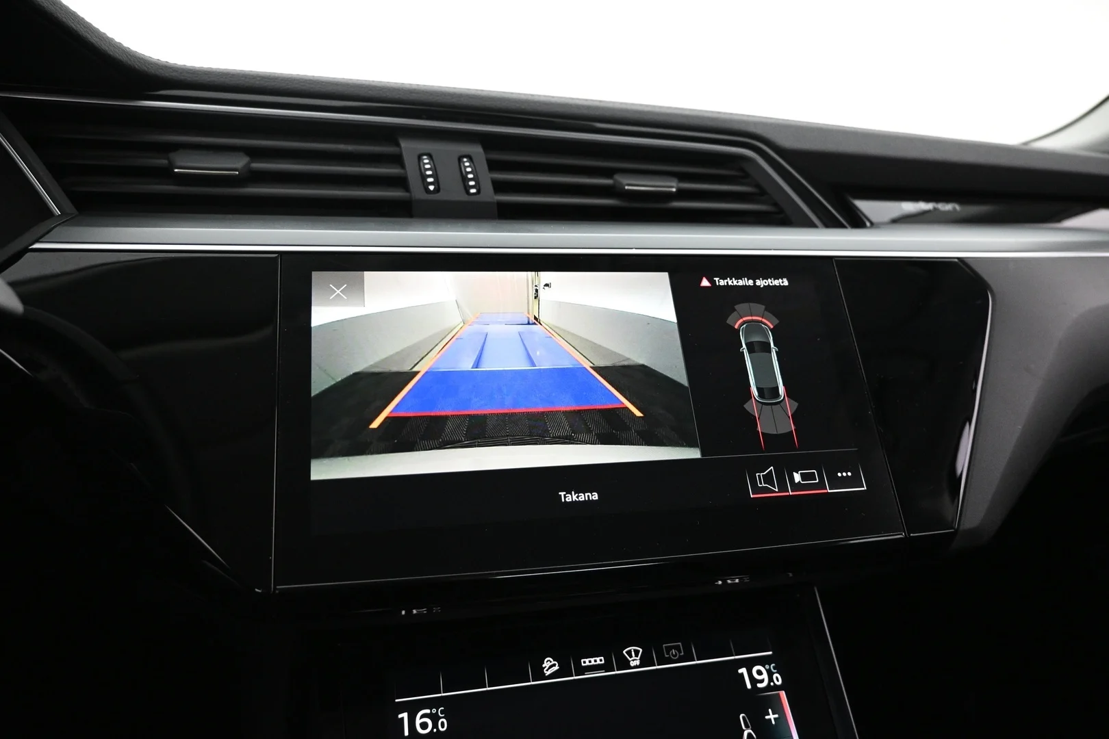 Car Image - 6llDr0O4cYsOYegXKb1o3O