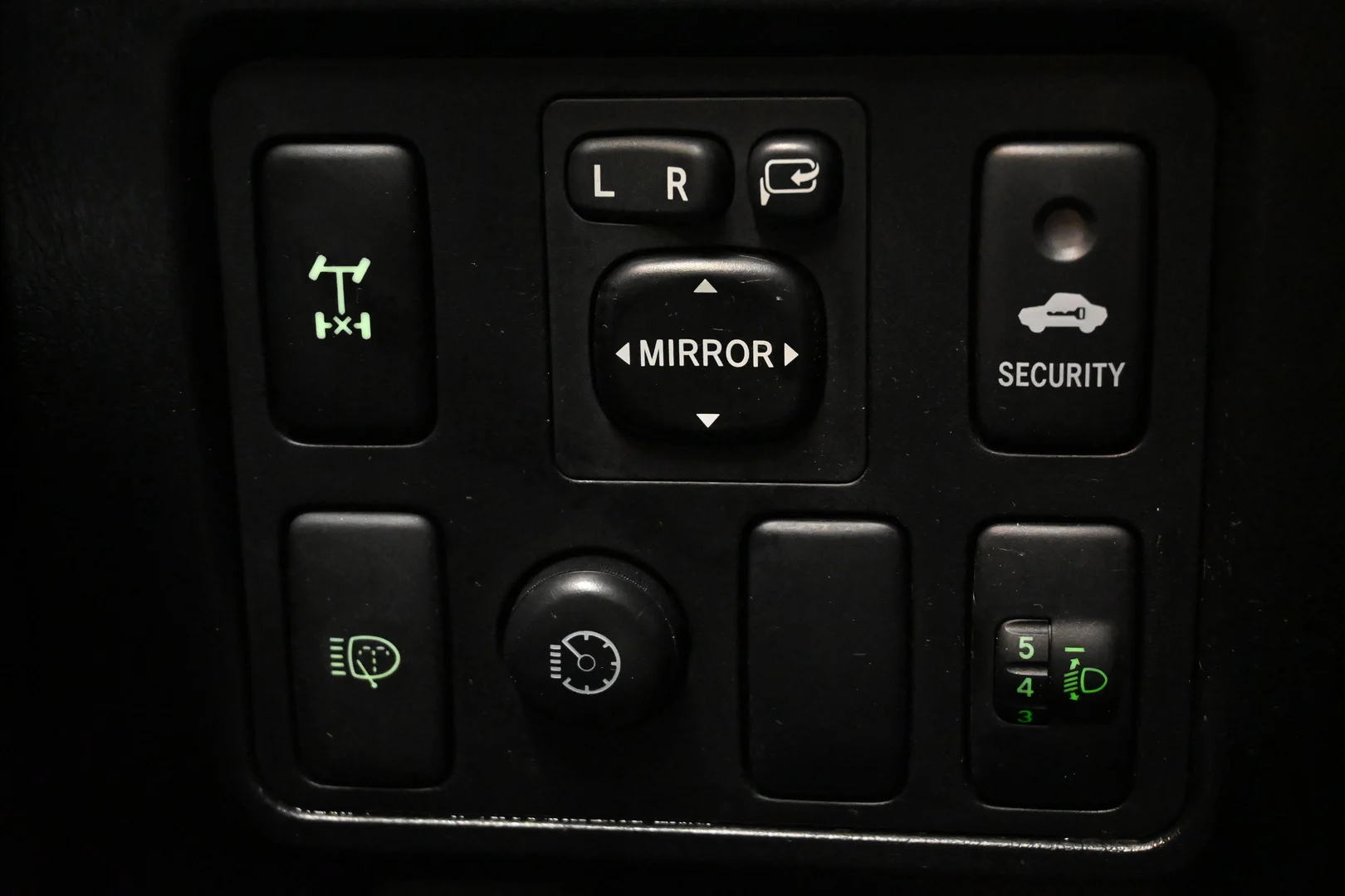 Car Image - 1mxsZovKJtjsEI9a3YoCqX