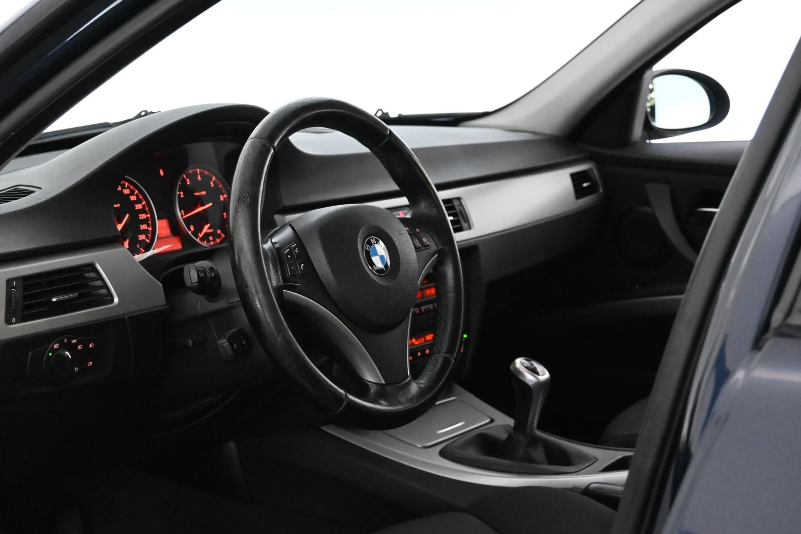 Car Image - 2k9wn7m3fOEPPWrKkSp2og