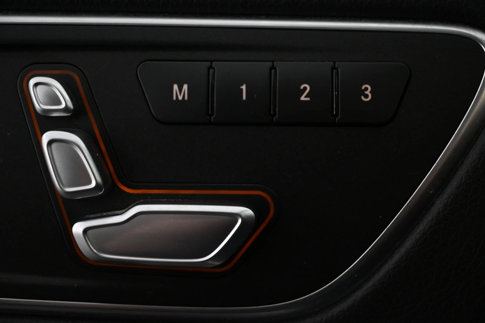 Car Image - rNCeeX40k5SbWOkZBZRkl