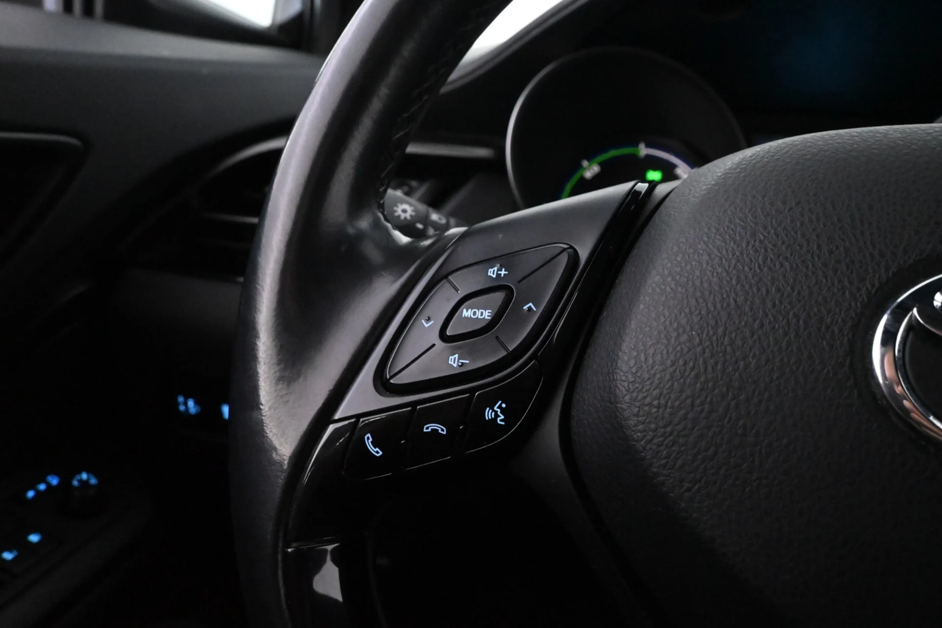 Car Image - 4tZbWcpqYRqW0oenJzBgFF