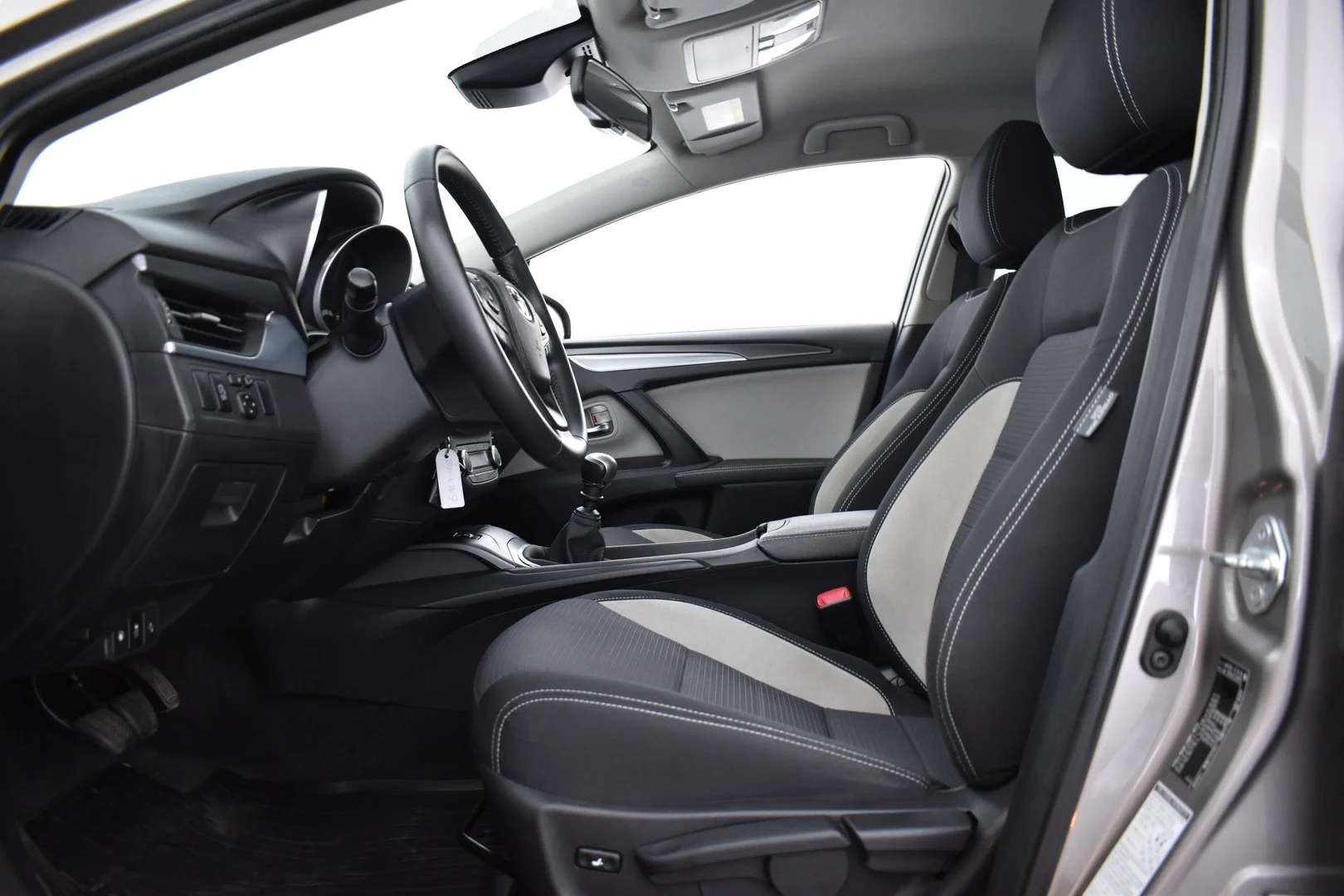 Car Image - 6CrCPQNx2OB5SduDKEqmOu