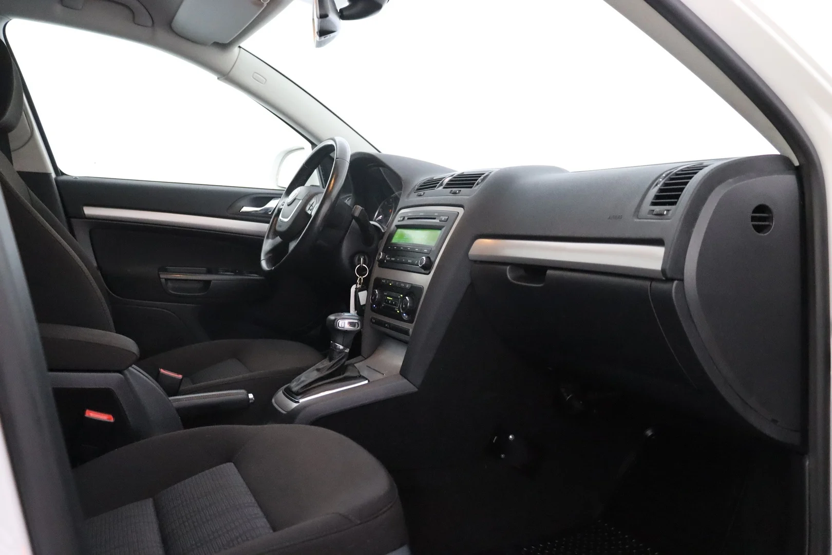 Car Image - 6HJ7s0cDJoybcAPA8OCK4m