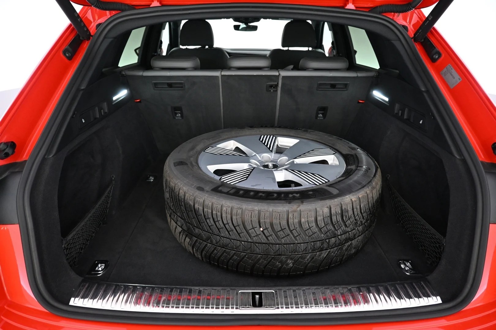 Car Image - 4mwM6ar2ewL1793njVjePl