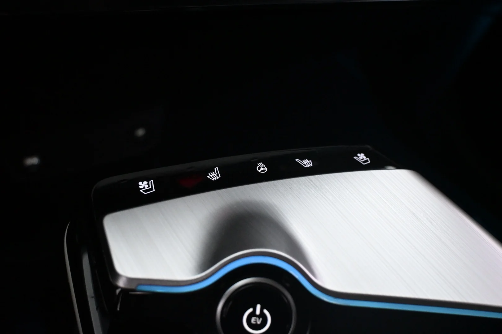 Car Image - L9WmIrGBkvhgJWgsVeCSN