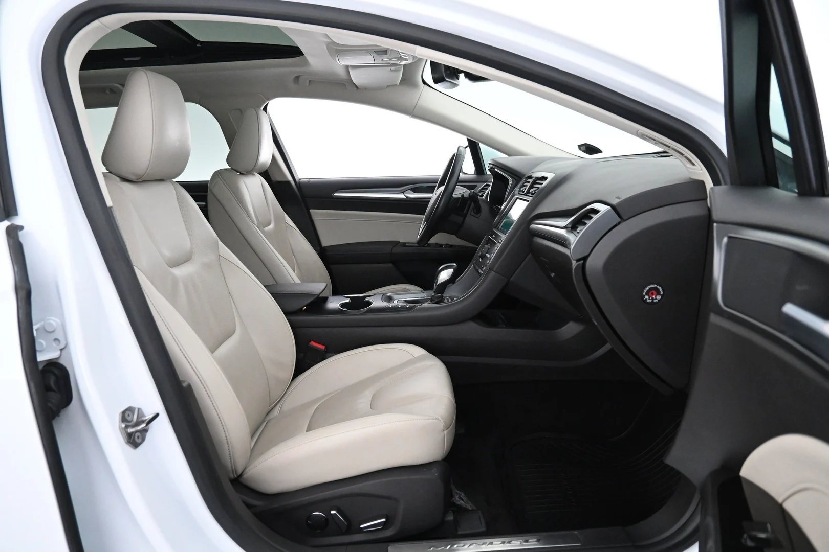 Car Image - bT3wZ27TtceL7gD34Y1rc