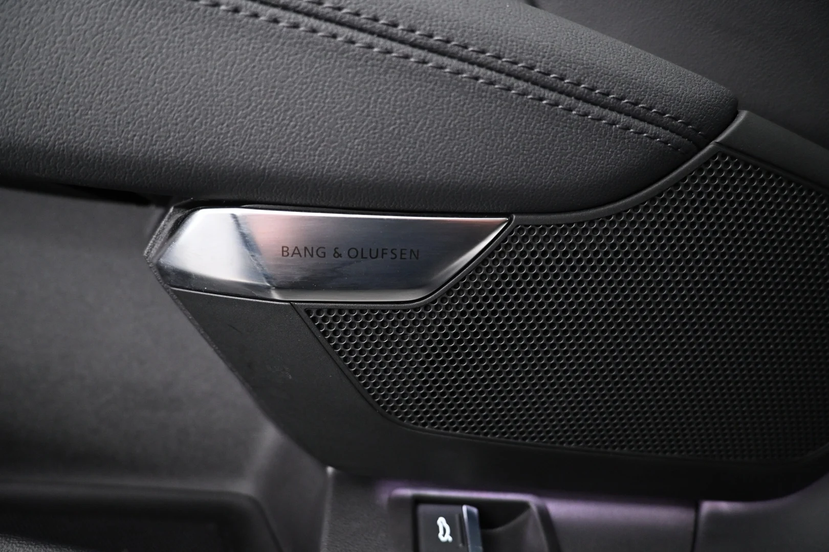 Car Image - 1dnZDa7Gf26mg8YeYR7d3u