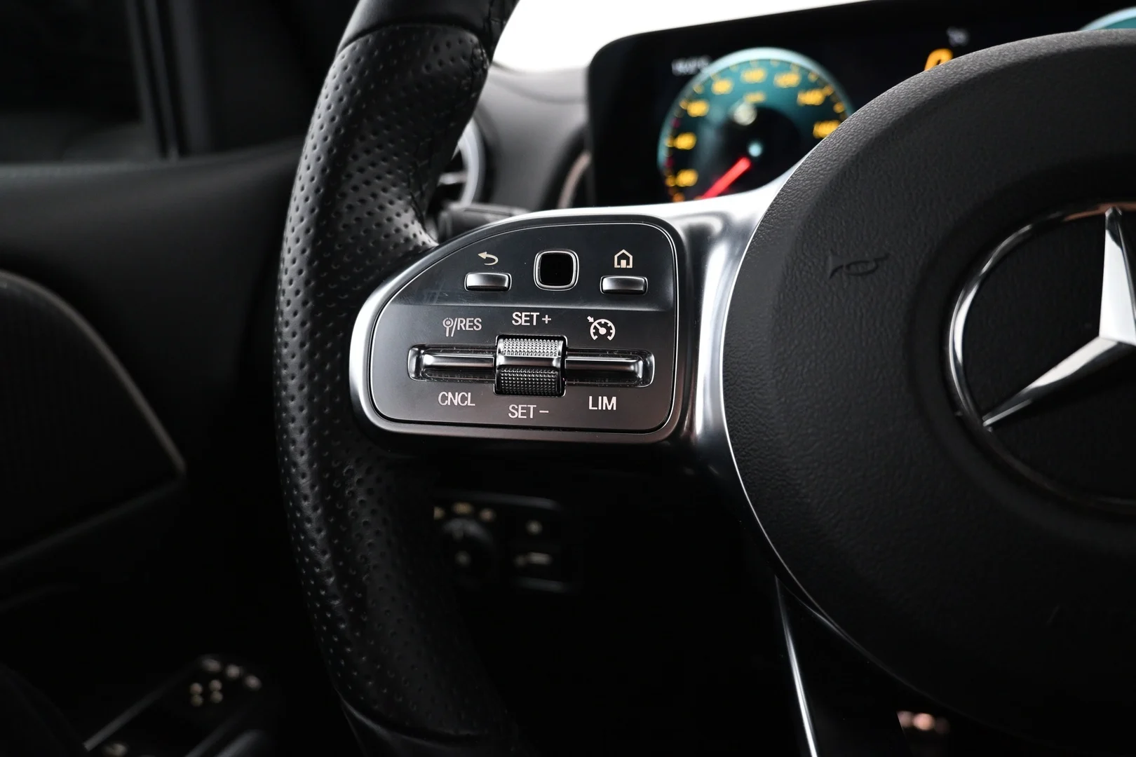 Car Image - 4nBWQUDVQYImF4pQwXOEQc