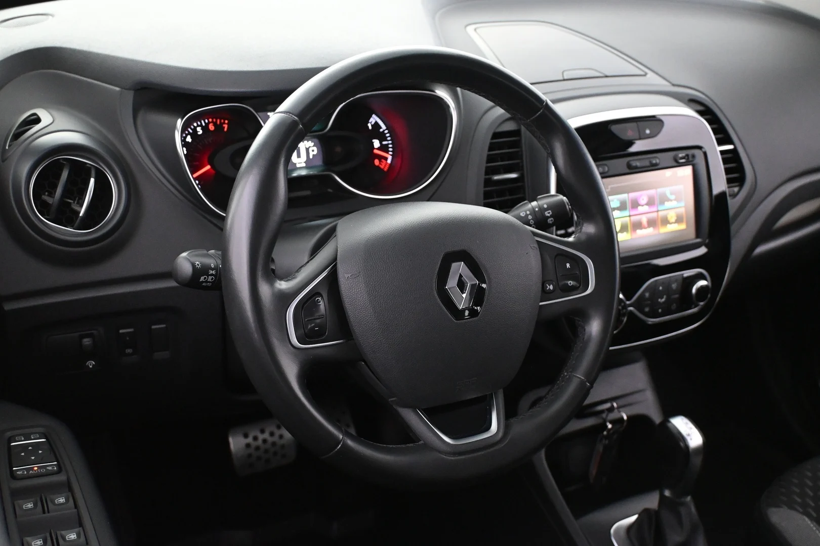 Car Image - 4qmMdd6M4VZymeqTog04Nv