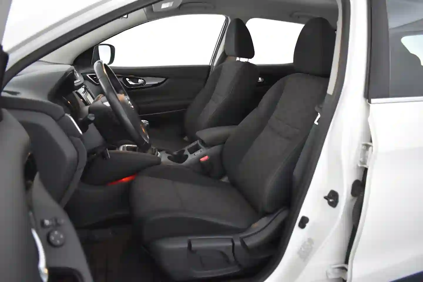 Car Image - 1hKwCaj7XqobHRn7uPAZNI